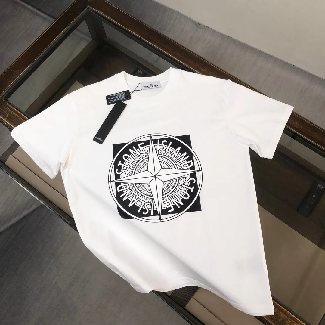 P180 Stone Island 2025 latest T-shirt, couple style ~ original order, fashionable and casual short T-shirt, specially made of customized cotton fabric ~ 100% cotton T-shirt ~ pre-washed to prevent deformation and shrinkage problem, more comfortable and breathable on the body ~ all available from stock ~ unique design style, trendy must-have item, complete with three standards 👍 Color: black/white/coffee Size: S M L XL (larger version Please state your height and weight when placing an order)